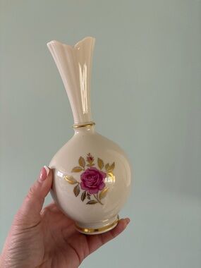 Vintage Discontinued Lenox Rhodora porcelain bud vase 🥀